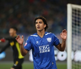 38岁中超旧将想复出踢跨洲附加赛，玻利维亚主帅婉拒：一年没踢球