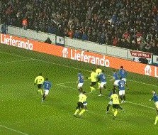 BOB半岛-【欧联杯】贝林厄姆造2球 罗伊斯伤退 多特客平出局