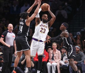 BOB半岛官网-1年600万签约！还剩2200万，勇士失去退路，休赛期最大闹剧将收场