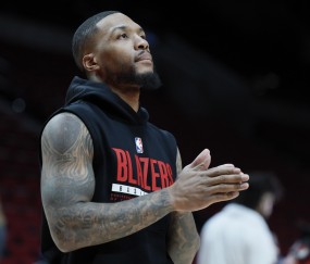 BOB半岛官网-布伦森：利拉德比滑翔机更强 但沃顿为开拓者夺冠&amp;amp;那意义重大