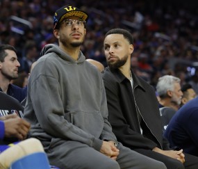 BOB半岛官网-库里：很遗憾因伤病没能和赛斯在场上多打球 很快能看到我们同台